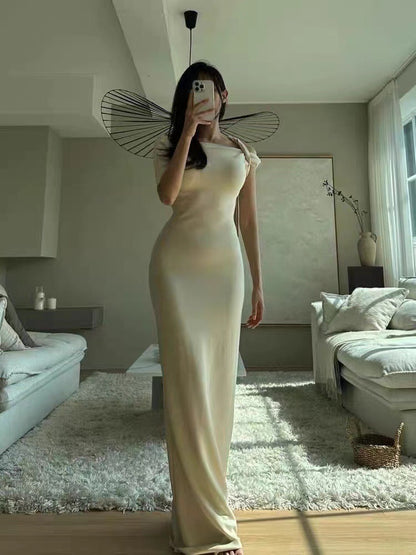 Lamia - One-Shoulder-Maxikleid